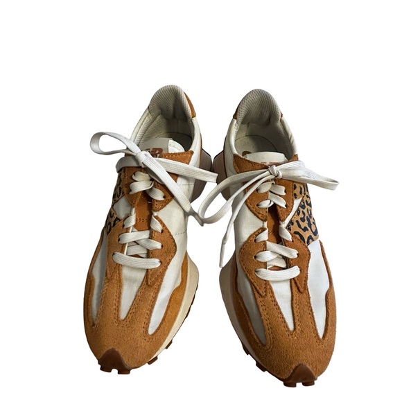 Ladies New Balance 5.5 Classics 327 Sneakers Leopard Tan & White - Picture 4 of 8